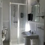 Westwinds Guestlodge فندق مبيت وإفطار