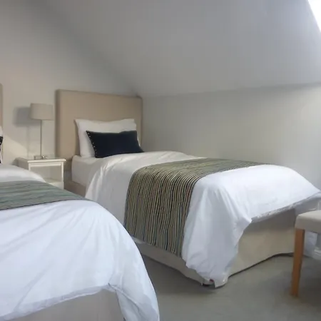 Westwinds Guestlodge Bed & Breakfast 3*