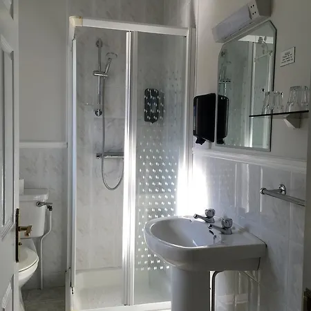 Westwinds Guestlodge فندق مبيت وإفطار