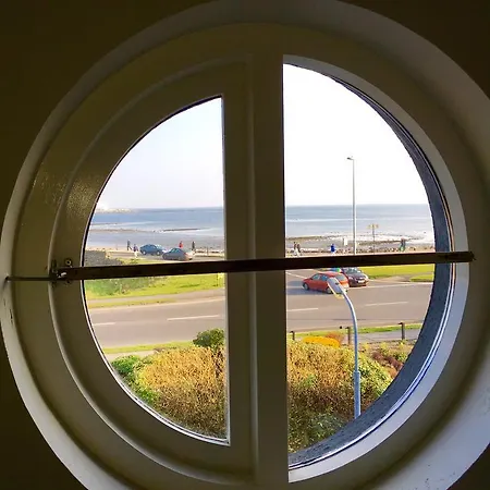 Westwinds Guestlodge 3* غالواي