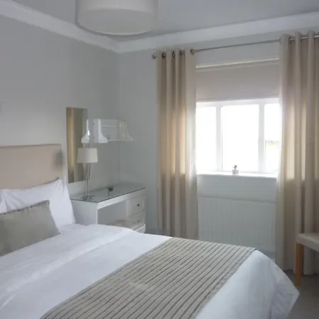 فندق مبيت وإفطار Westwinds Guestlodge 3*