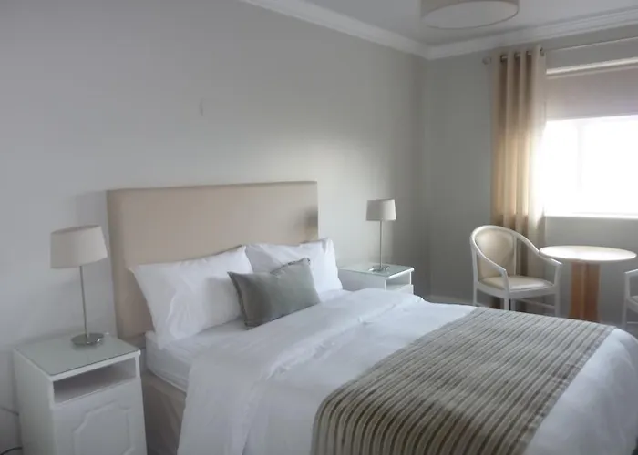 Westwinds Guestlodge Bed & Breakfast 3*